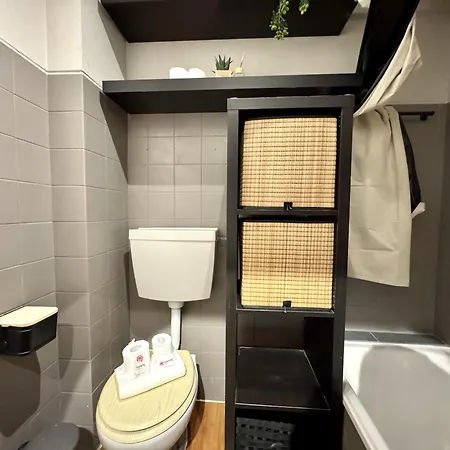 3 By Homing Apartment